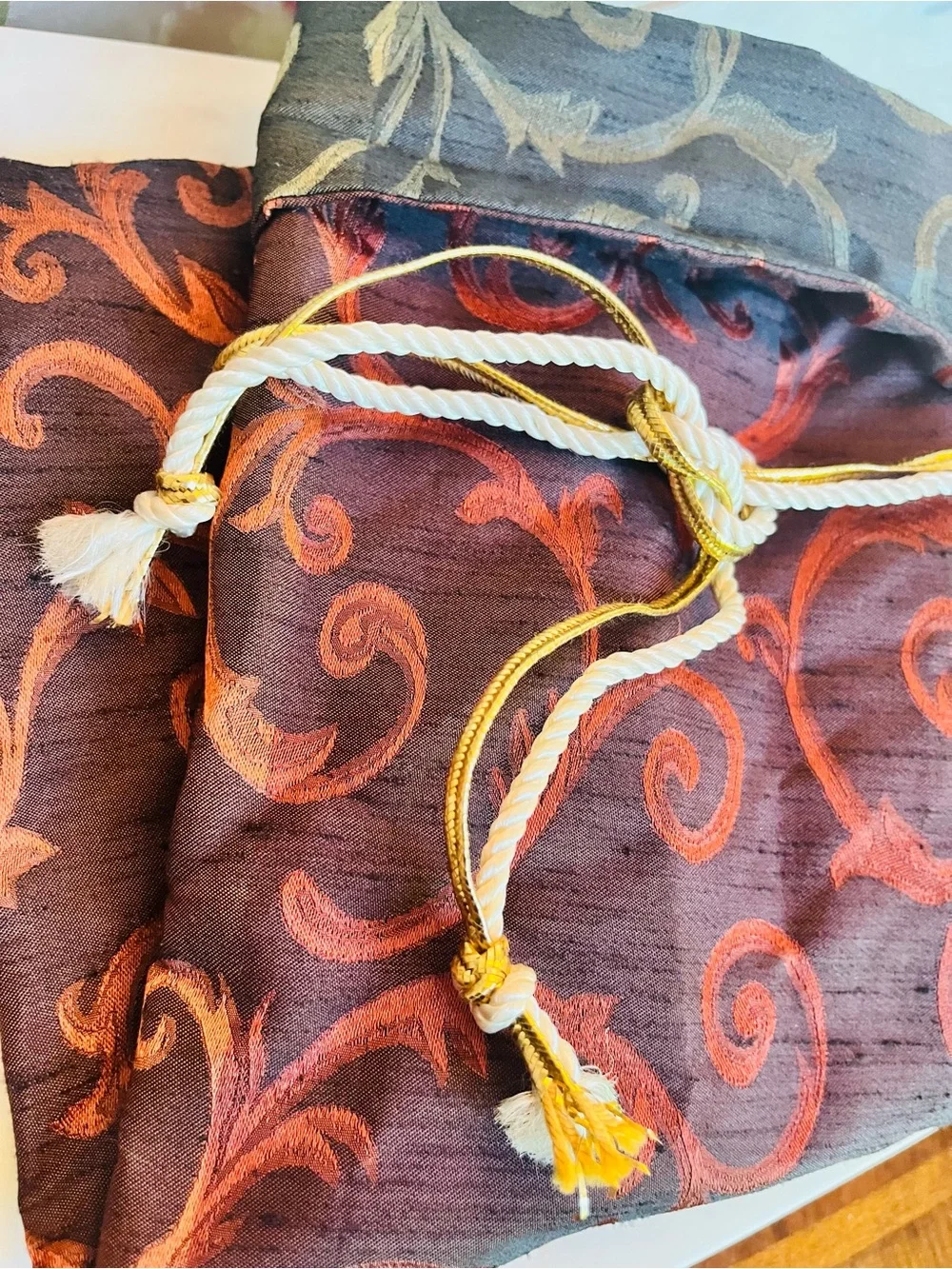 Silk-Like Brocade Wine Bottle Gift Pouch w/Embroidery & Drawstring (Like New)